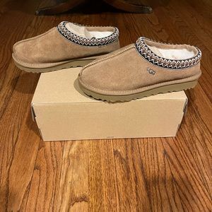 BRAND NEW IN BOX Ugg Tasman Shoes/Slippers